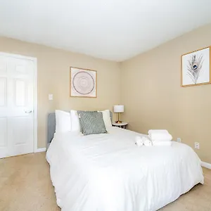 Viagem - - Bright 2br W/gym+pool+parking Charlotte